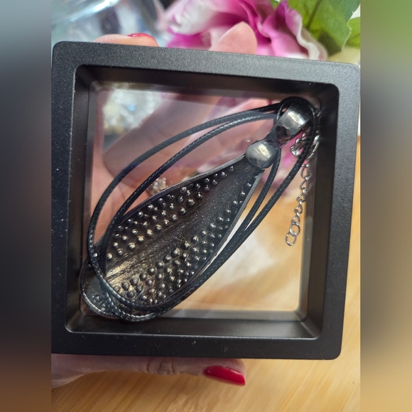 Black and Purole Crystal Teardrop Necklace - Picture 2 of 2